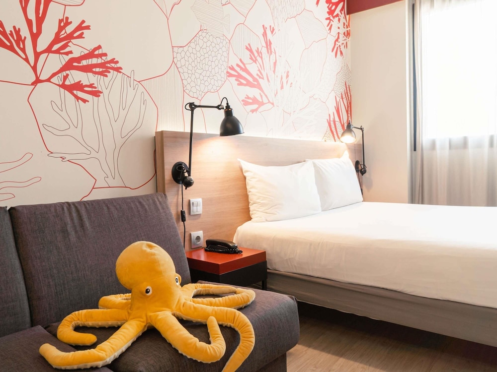 ibis Styles Barcelona City Bogatell — Hotel rooms in Barcelona, Catalonia