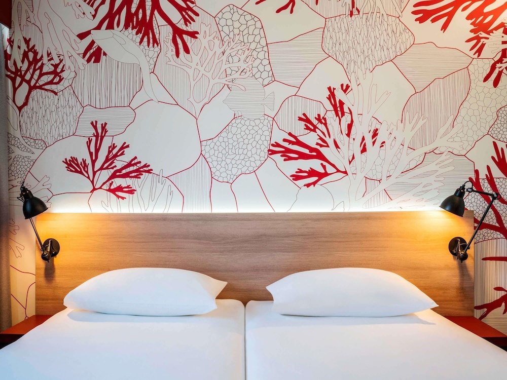 ibis Styles Barcelona City Bogatell — Hotel rooms in Barcelona, Catalonia