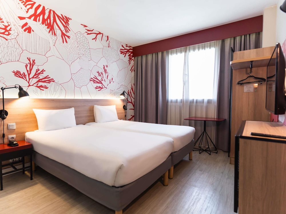 ibis Styles Barcelona City Bogatell — Hotel rooms in Barcelona, Catalonia