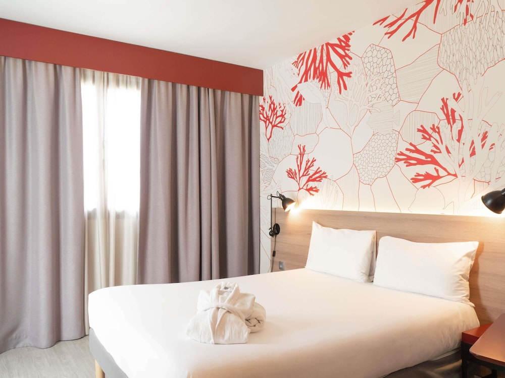 ibis Styles Barcelona City Bogatell — Hotel rooms in Barcelona, Catalonia