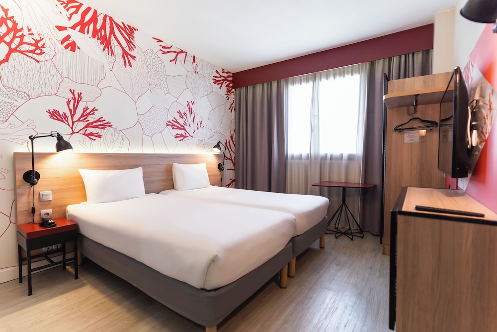 ibis Styles Barcelona City Bogatell — Hotel rooms in Barcelona, Catalonia