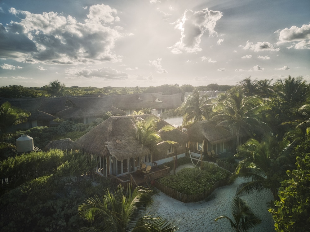 Villa Pescadores Tulum — Hotel building in Tulum, Quintana Roo
