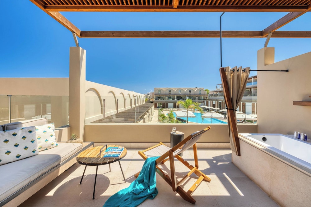 Domes Noruz Chania, Autograph Collection - Adults Only — Swimming pool in Chania
