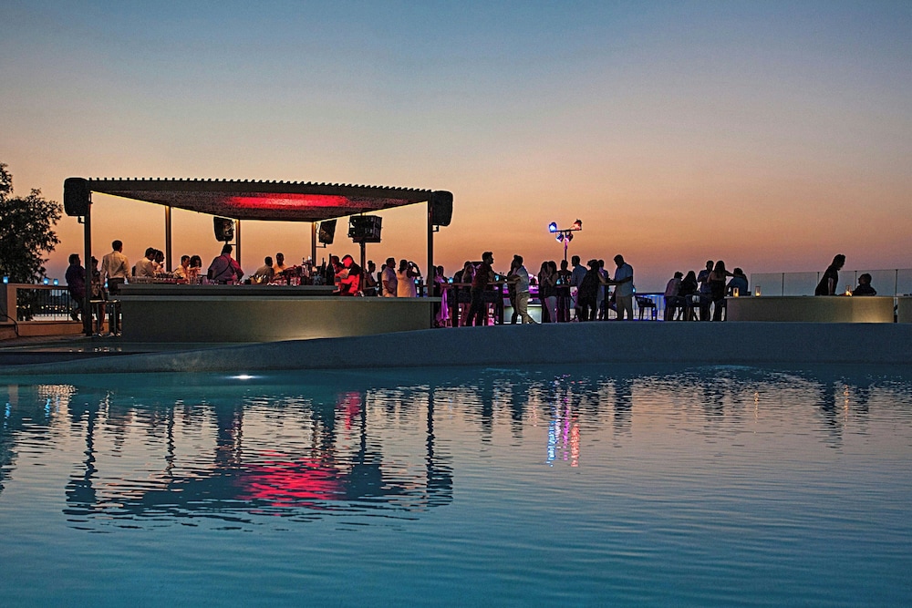 Domes Noruz Chania, Autograph Collection - Adults Only — Restaurant & bars in Chania