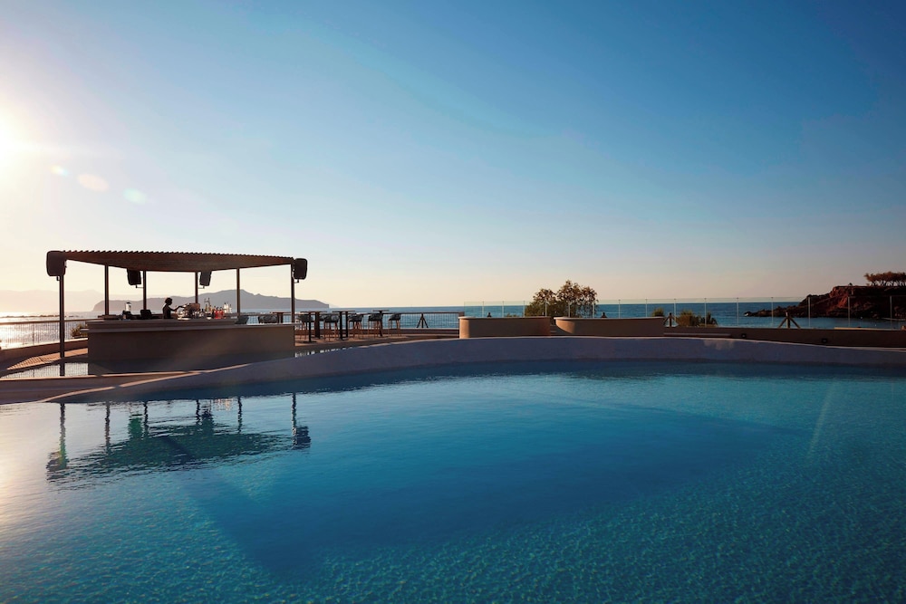 Domes Noruz Chania, Autograph Collection - Adults Only — Swimming pool in Chania