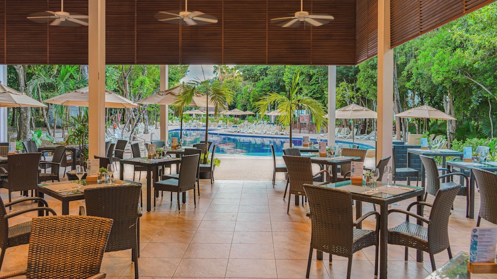 Bahia Principe Escape Sian Ka’an - Hyatt Inclusive Collection - Adults Only - All Inclusive — Restaurant & bars in Akumal, Quintana Roo