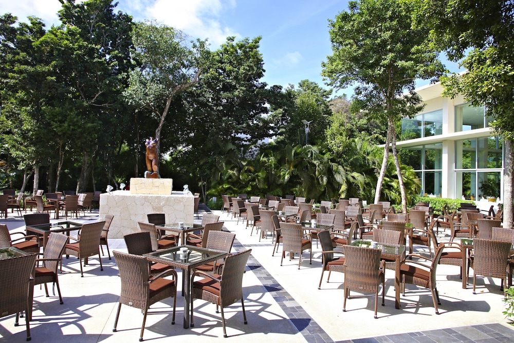 Bahia Principe Escape Sian Ka’an - Hyatt Inclusive Collection - Adults Only - All Inclusive — Restaurant & bars in Akumal, Quintana Roo