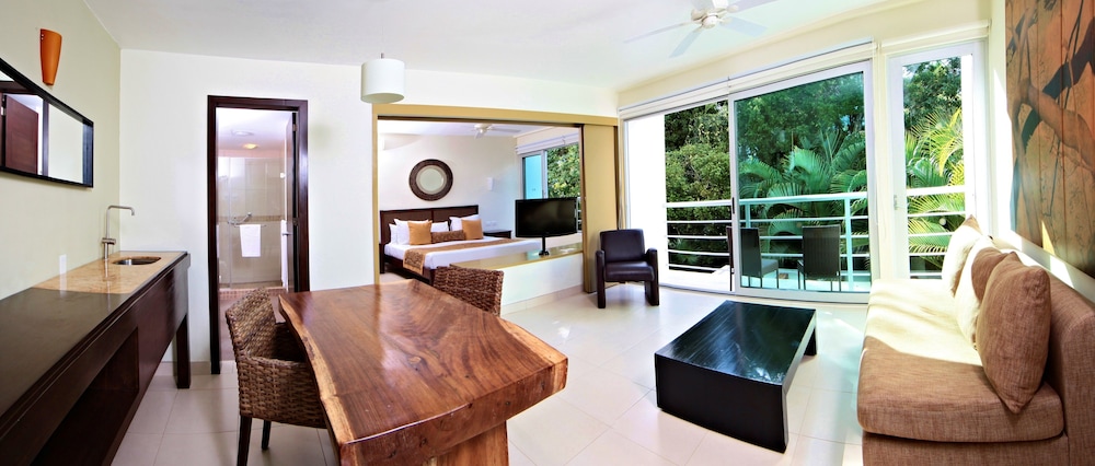 Bahia Principe Escape Sian Ka’an - Hyatt Inclusive Collection - Adults Only - All Inclusive — Hotel rooms in Akumal, Quintana Roo