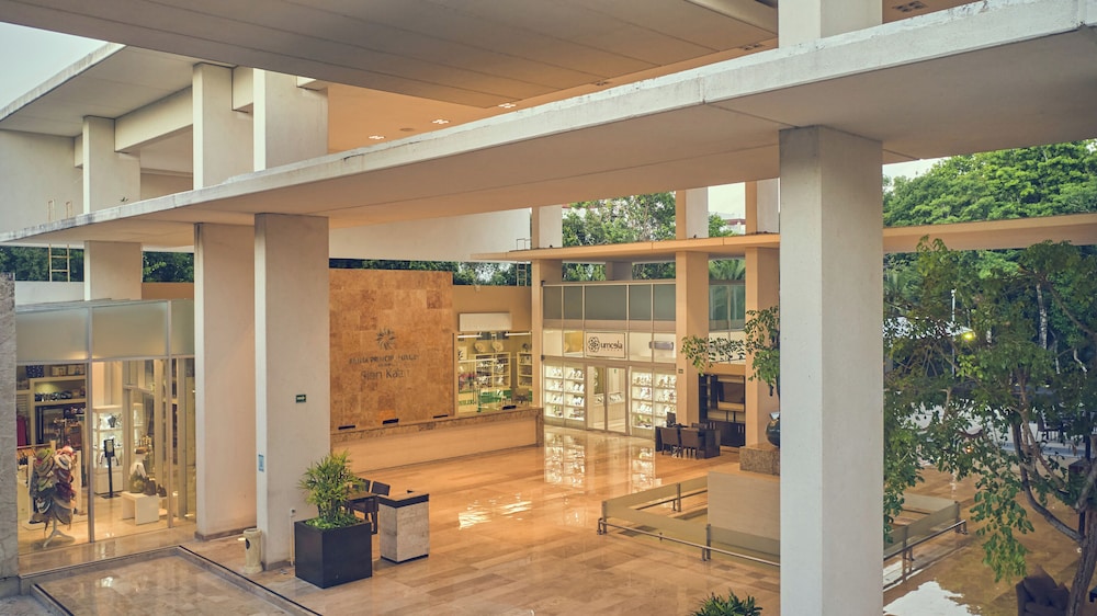 Bahia Principe Escape Sian Ka’an - Hyatt Inclusive Collection - Adults Only - All Inclusive — Hotel building in Akumal, Quintana Roo