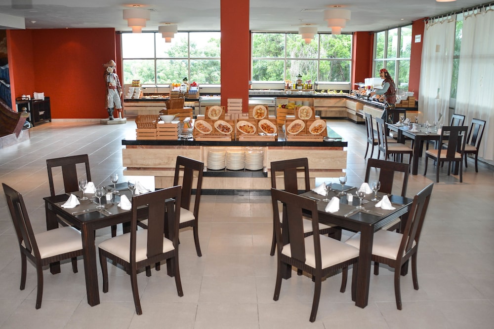 Princess Family Club Riviera - All Inclusive — Restaurant & bars in Playa del Carmen, Quintana Roo