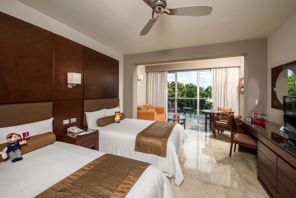 Princess Family Club Riviera - All Inclusive — Hotel rooms in Playa del Carmen, Quintana Roo