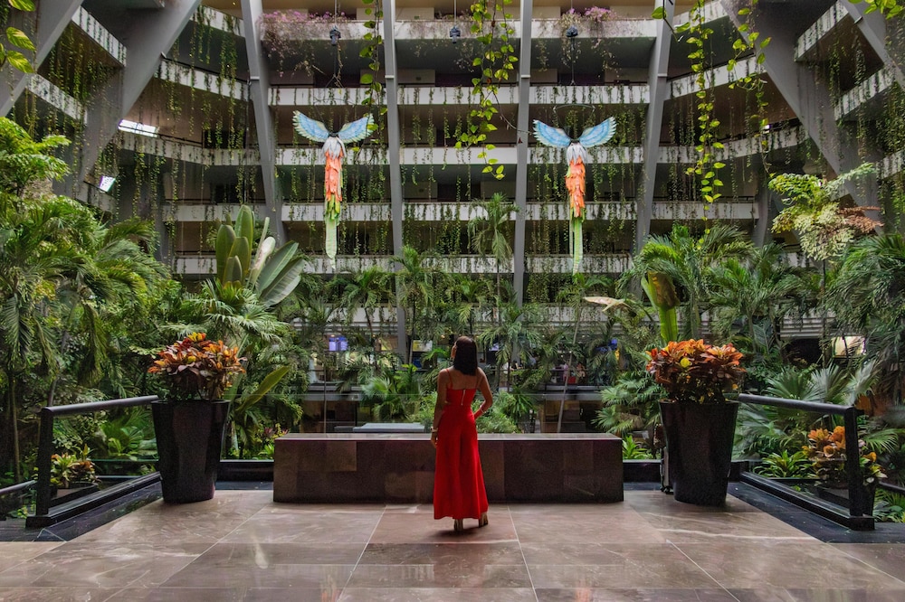 The Pyramid Cancun by Oasis - Gourmet Premium All Inclusive — Hotel building in Cancun, Quintana Roo