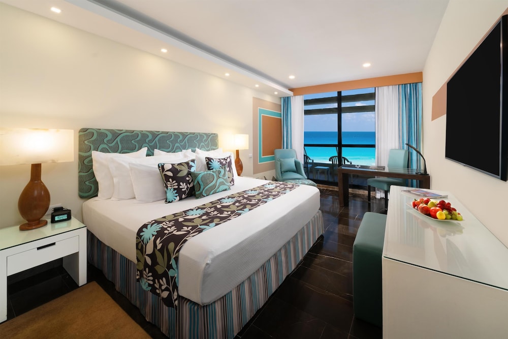 The Pyramid Cancun by Oasis - Gourmet Premium All Inclusive — Hotel rooms in Cancun, Quintana Roo