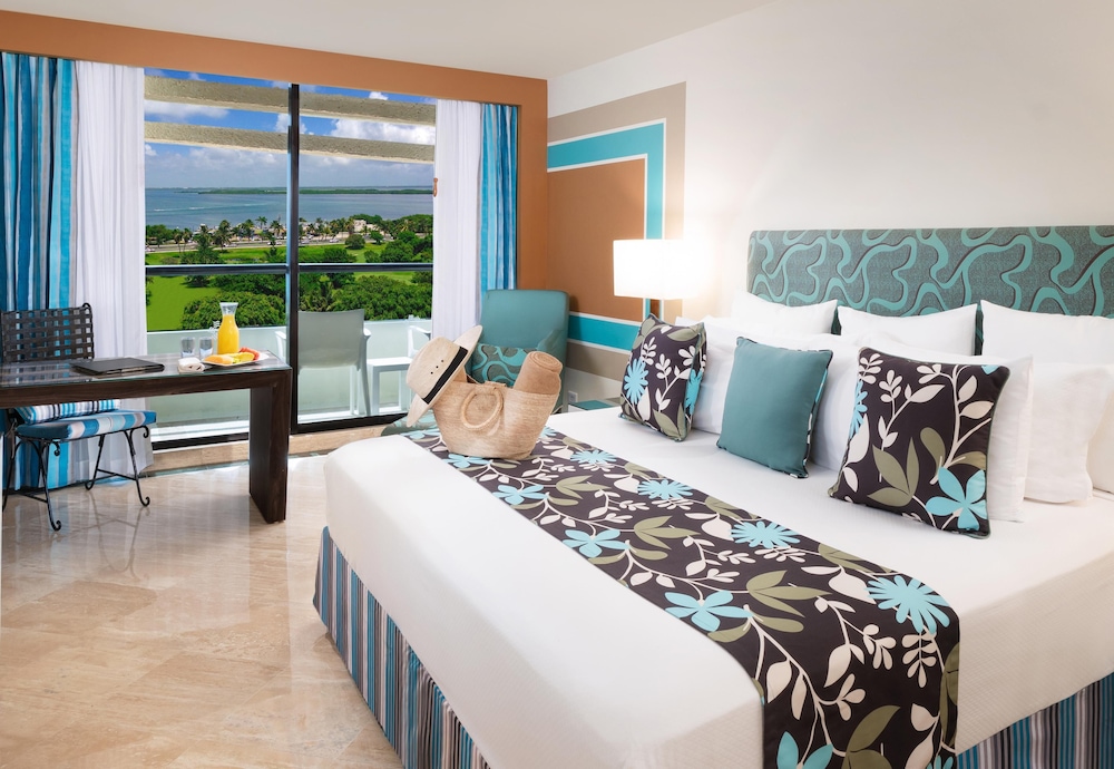 The Pyramid Cancun by Oasis - Gourmet Premium All Inclusive — Hotel rooms in Cancun, Quintana Roo