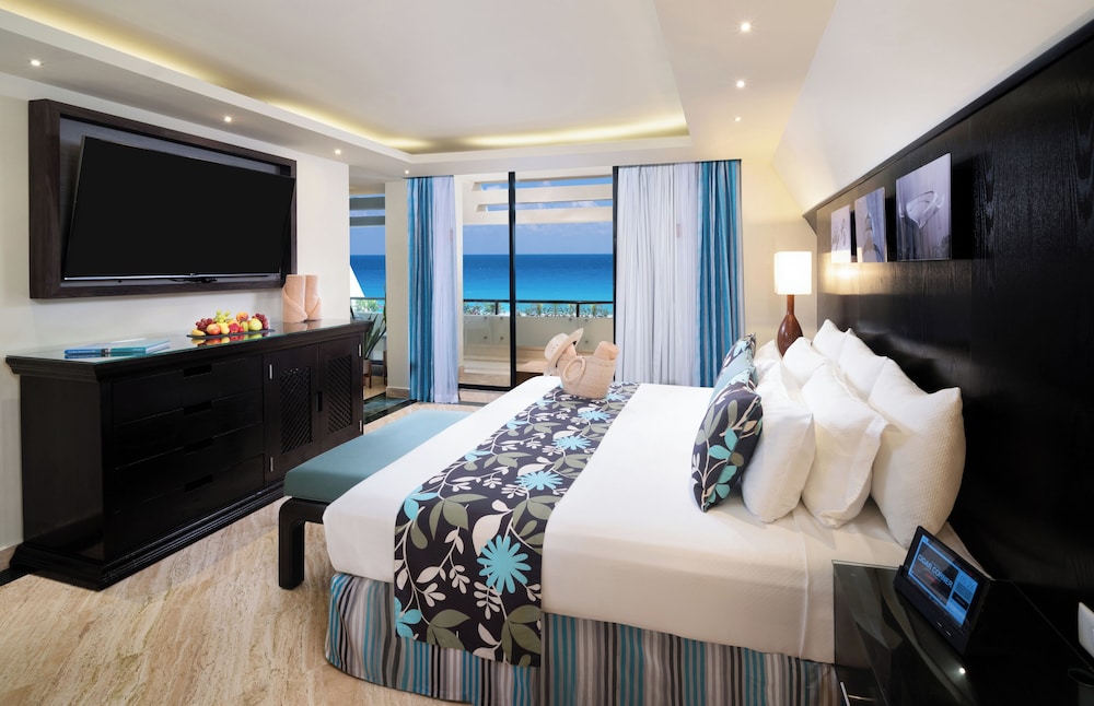 The Pyramid Cancun by Oasis - Gourmet Premium All Inclusive — Hotel rooms in Cancun, Quintana Roo