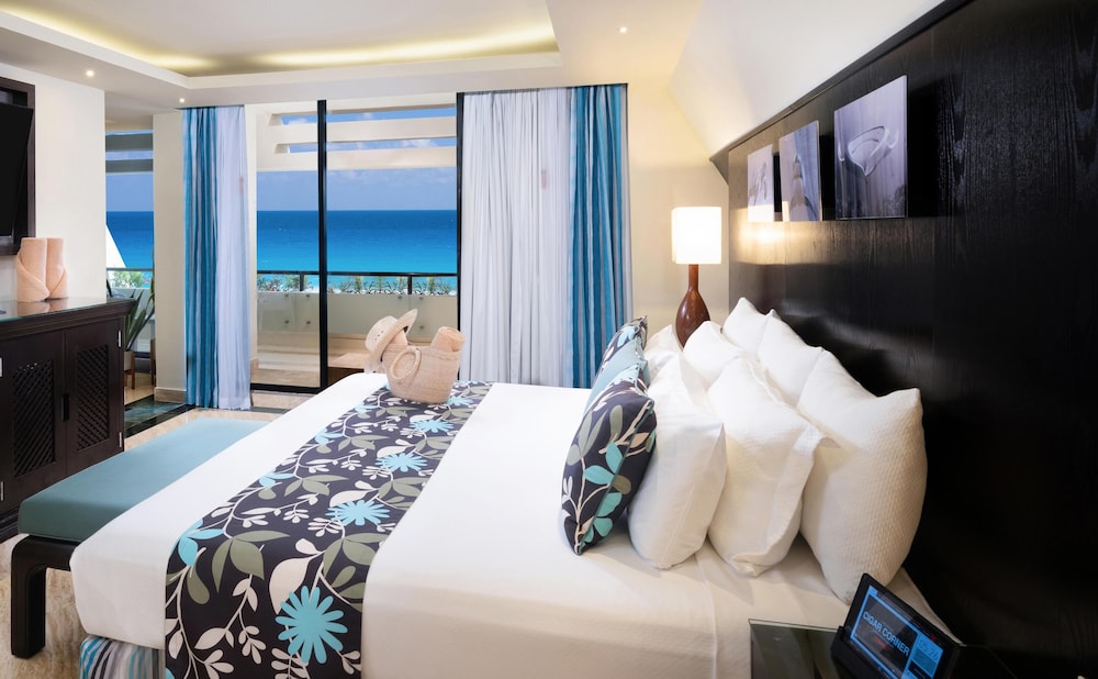The Pyramid Cancun by Oasis - Gourmet Premium All Inclusive — Hotel rooms in Cancun, Quintana Roo