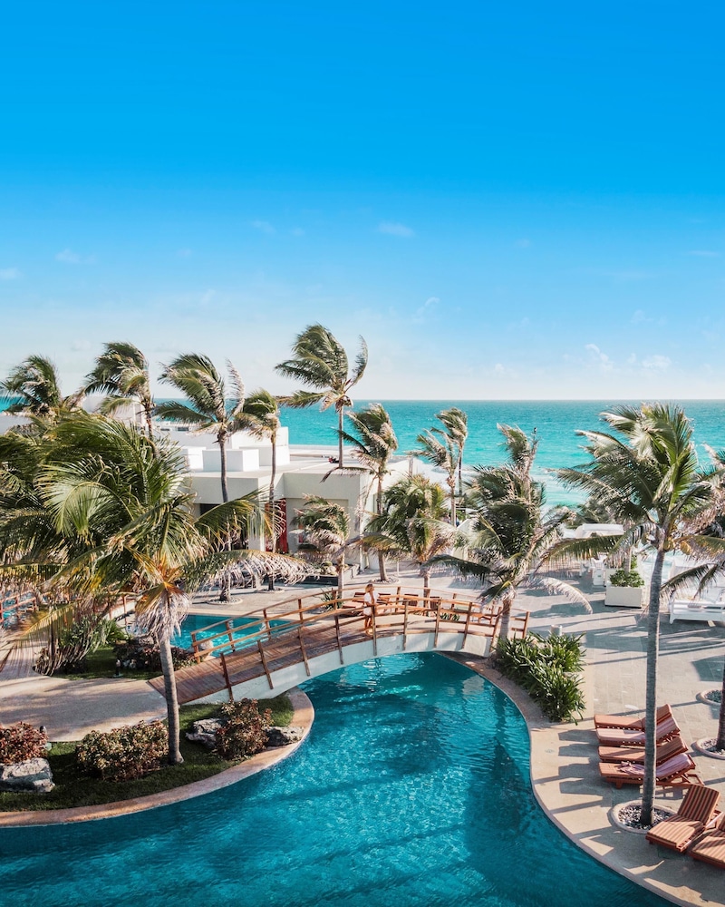 The Pyramid Cancun by Oasis - Gourmet Premium All Inclusive — Swimming pool in Cancun, Quintana Roo
