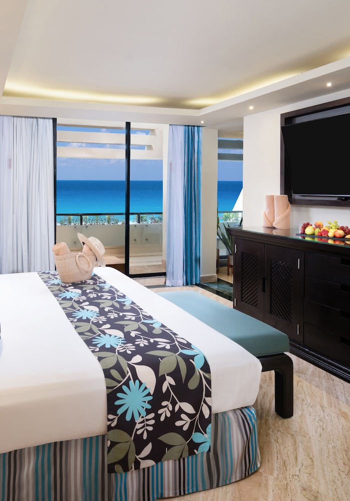 The Pyramid Cancun by Oasis - Gourmet Premium All Inclusive — Hotel rooms in Cancun, Quintana Roo
