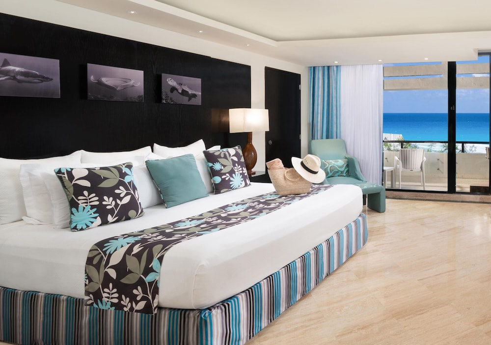The Pyramid Cancun by Oasis - Gourmet Premium All Inclusive — Hotel rooms in Cancun, Quintana Roo