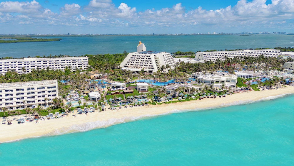 The Pyramid Cancun by Oasis - Gourmet Premium All Inclusive — Beach in Cancun, Quintana Roo