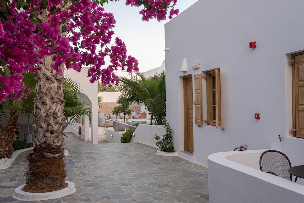 Santorini Crystal Blue — Hotel building in Kamari, South Aegean