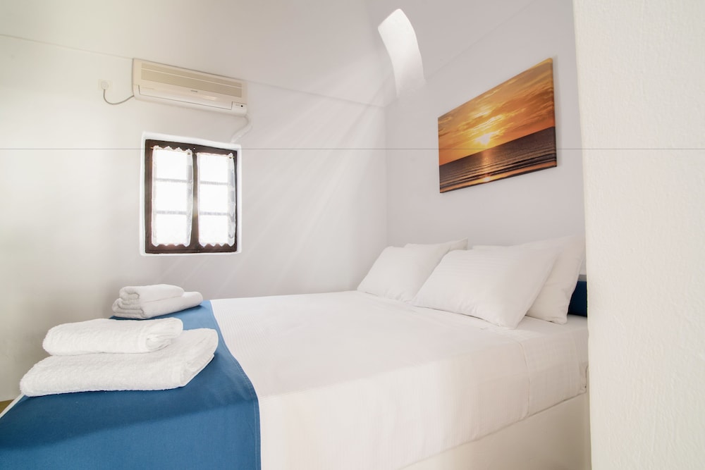 Santorini Crystal Blue — Hotel rooms in Kamari, South Aegean