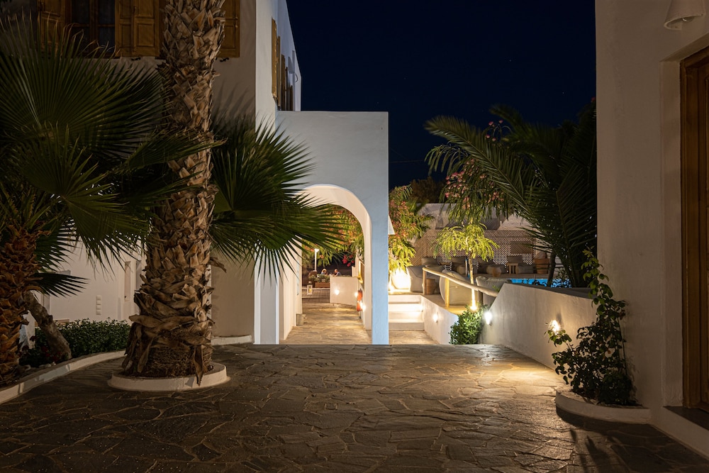 Santorini Crystal Blue — Hotel building in Kamari, South Aegean