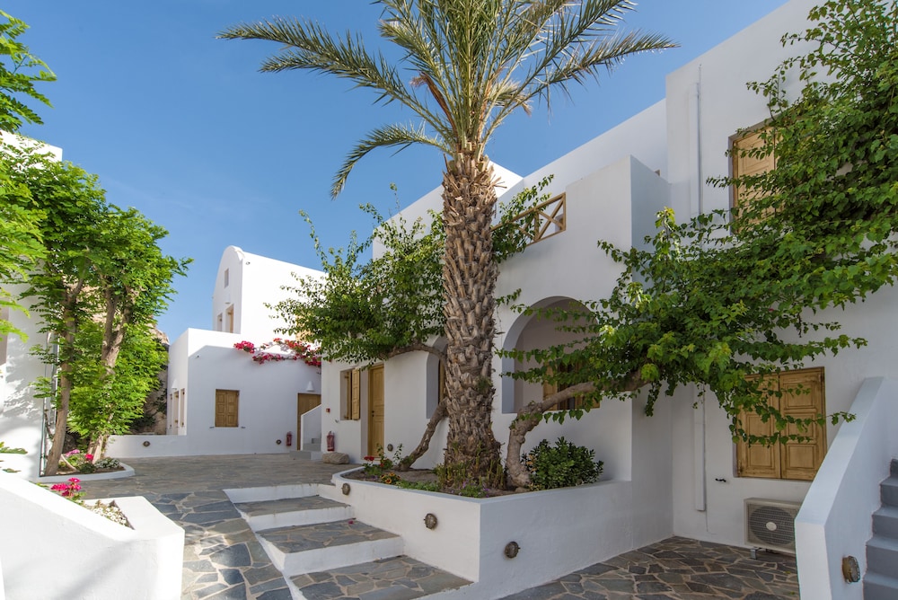 Santorini Crystal Blue — Hotel building in Kamari, South Aegean