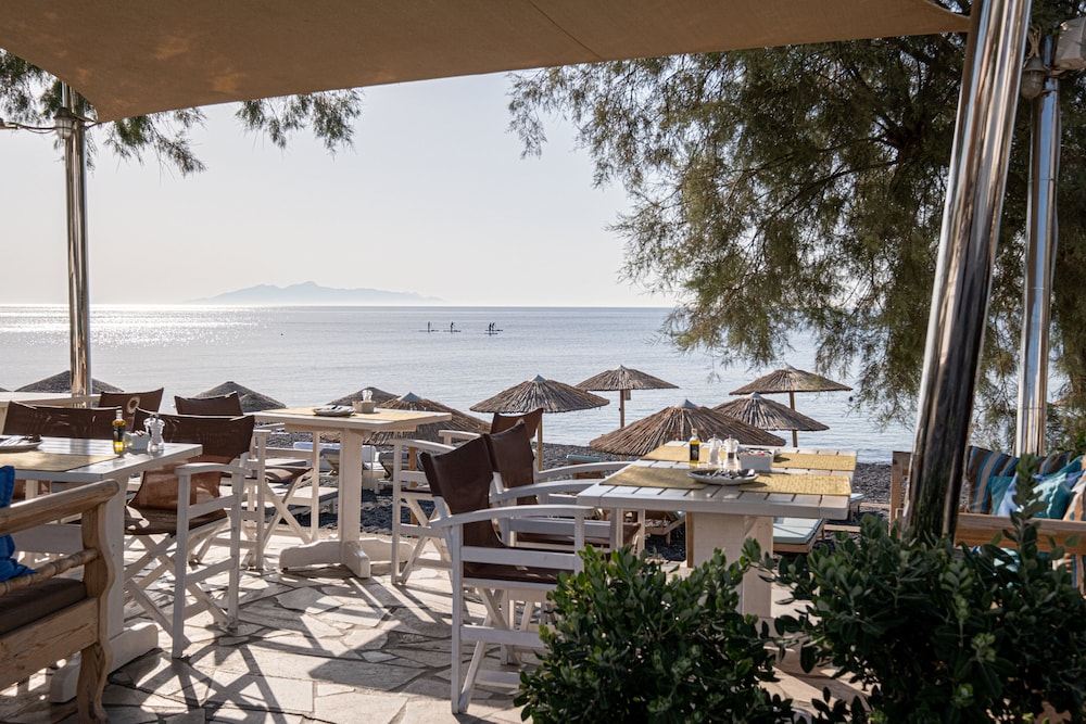 Santorini Crystal Blue — Restaurant & bars in Kamari, South Aegean