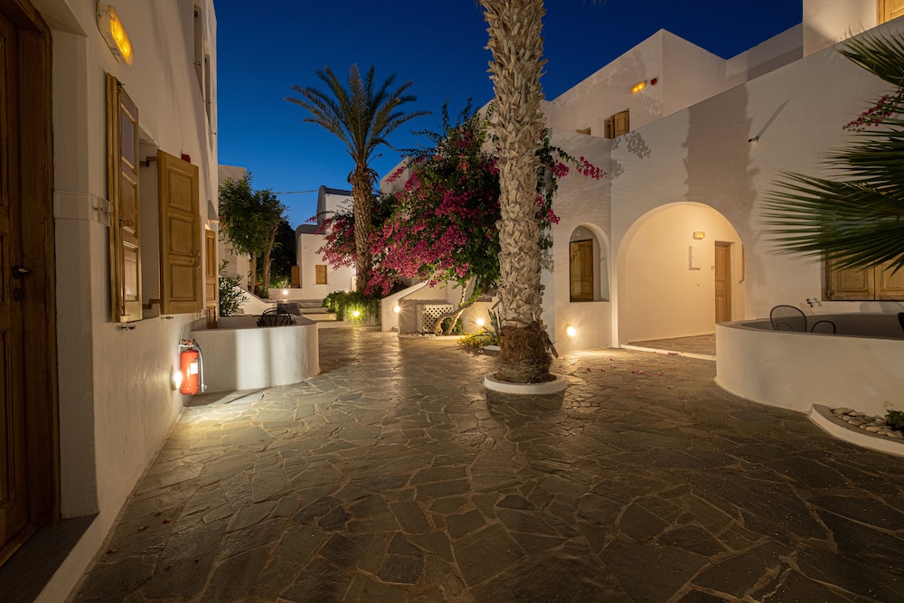 Santorini Crystal Blue — Hotel building in Kamari, South Aegean