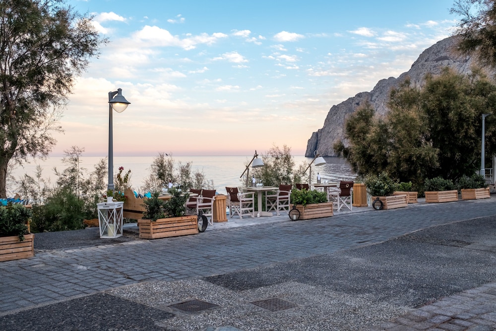 Santorini Crystal Blue — Restaurant & bars in Kamari, South Aegean