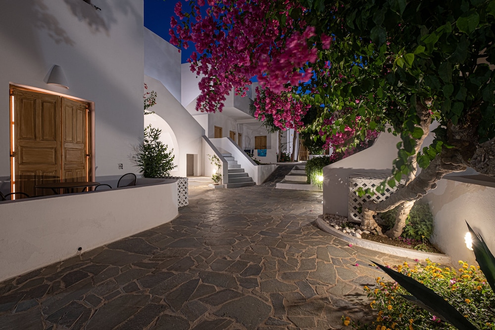 Santorini Crystal Blue — Hotel building in Kamari, South Aegean