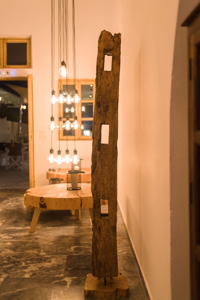 Santorini Crystal Blue — Restaurant & bars in Kamari, South Aegean