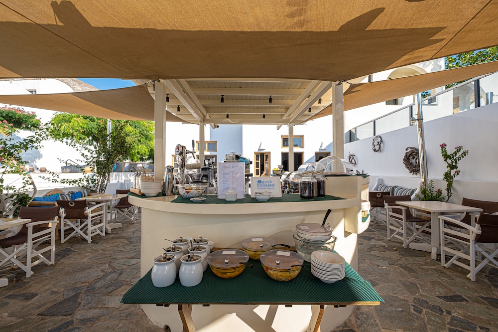 Santorini Crystal Blue — Restaurant & bars in Kamari, South Aegean