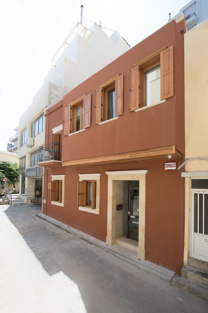 Candia Suites & Rooms — Hotel building in Heraklion
