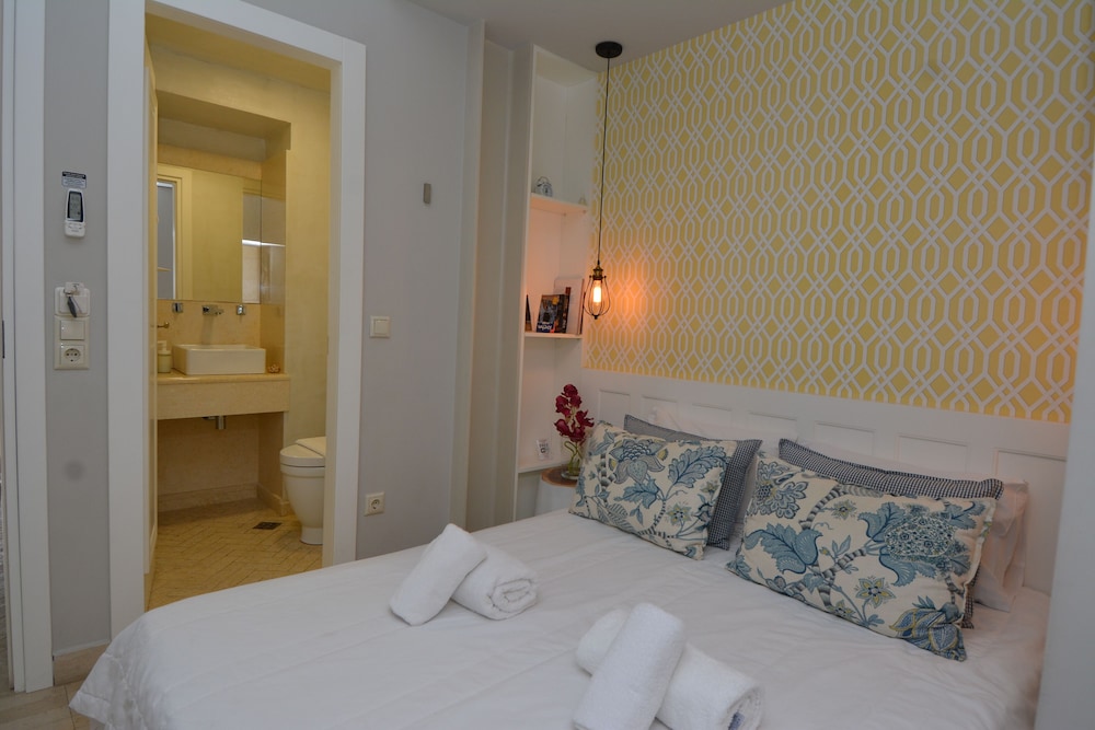Candia Suites & Rooms — Hotel rooms in Heraklion