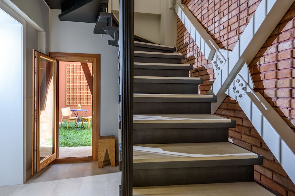 Candia Suites & Rooms — Hotel building in Heraklion
