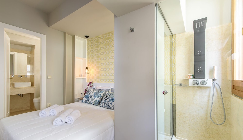 Candia Suites & Rooms — Hotel rooms in Heraklion