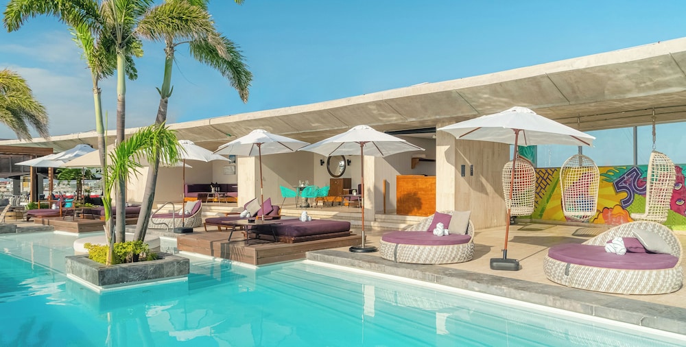 Hyatt Centric Playa del Carmen - Downtown House & Beach House — Swimming pool in Playa del Carmen, Quintana Roo