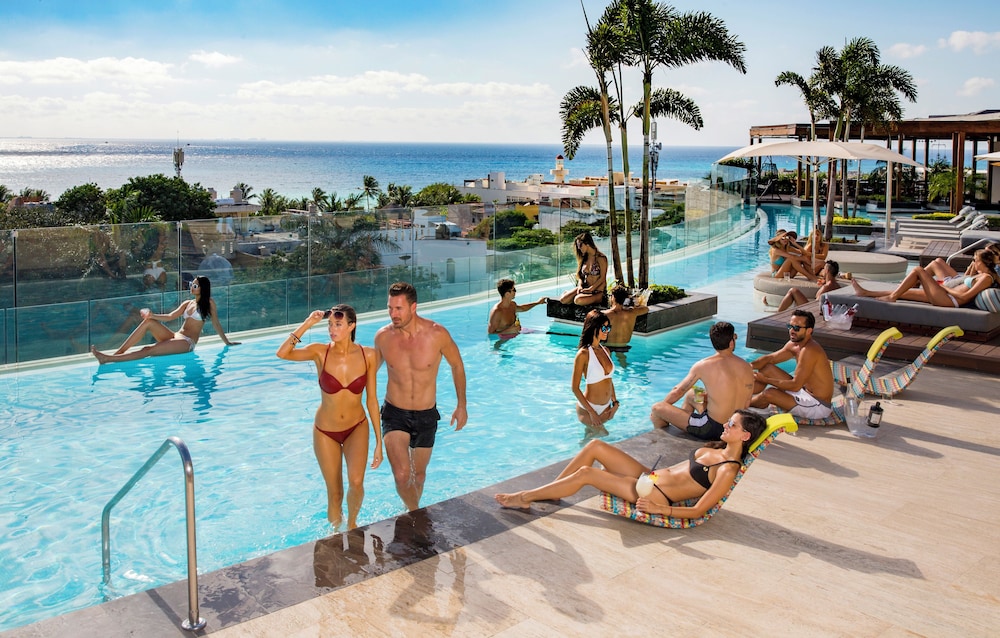 Hyatt Centric Playa del Carmen - Downtown House & Beach House — Swimming pool in Playa del Carmen, Quintana Roo