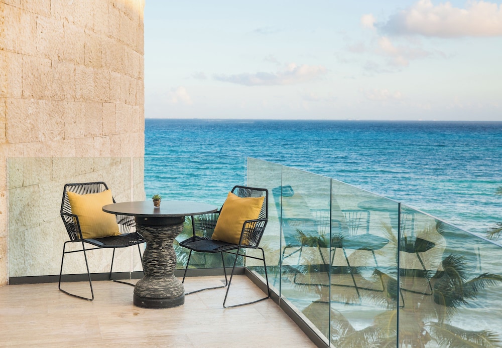 Hyatt Centric Playa del Carmen - Downtown House & Beach House — Hotel rooms in Playa del Carmen, Quintana Roo