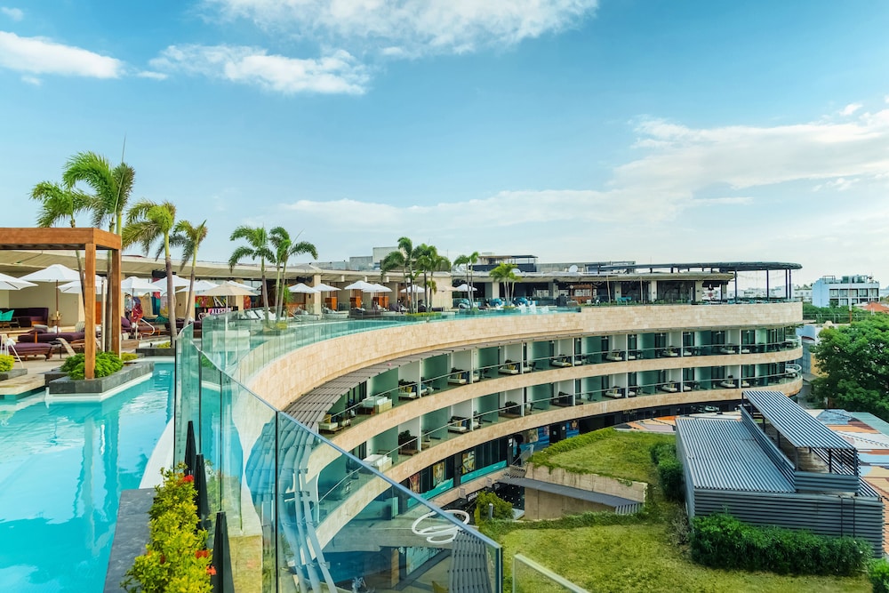 Hyatt Centric Playa del Carmen - Downtown House & Beach House — Hotel building in Playa del Carmen, Quintana Roo