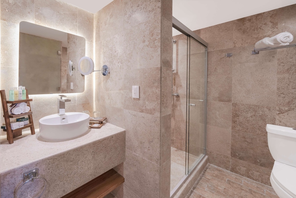 Oh! Cancun - The Urban Oasis & Beach Club — Hotel rooms in Cancun, Quintana Roo