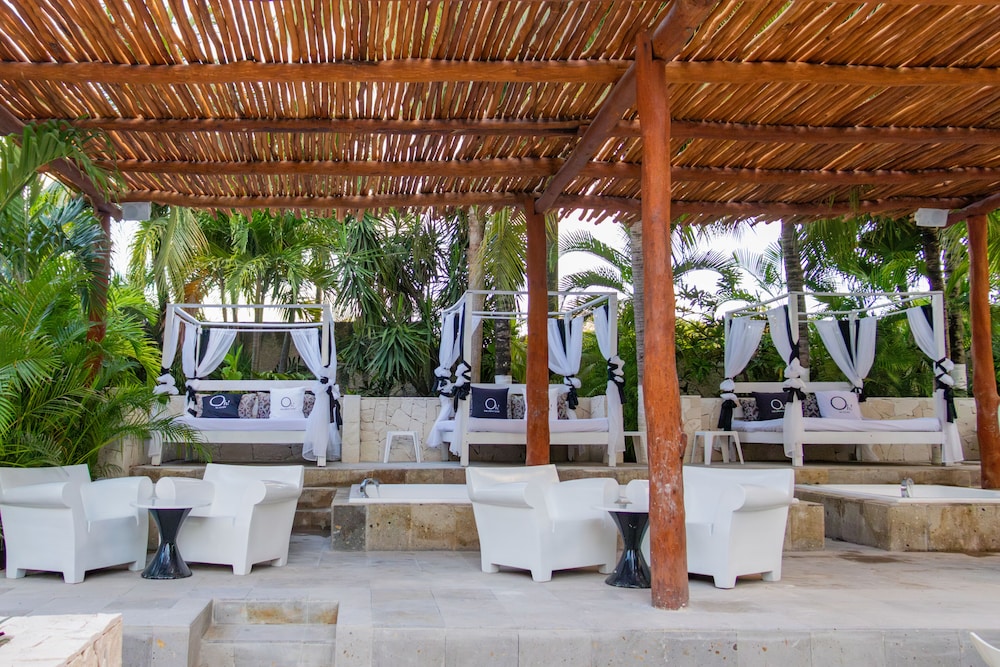 Oh! Cancun - The Urban Oasis & Beach Club — Restaurant & bars in Cancun, Quintana Roo