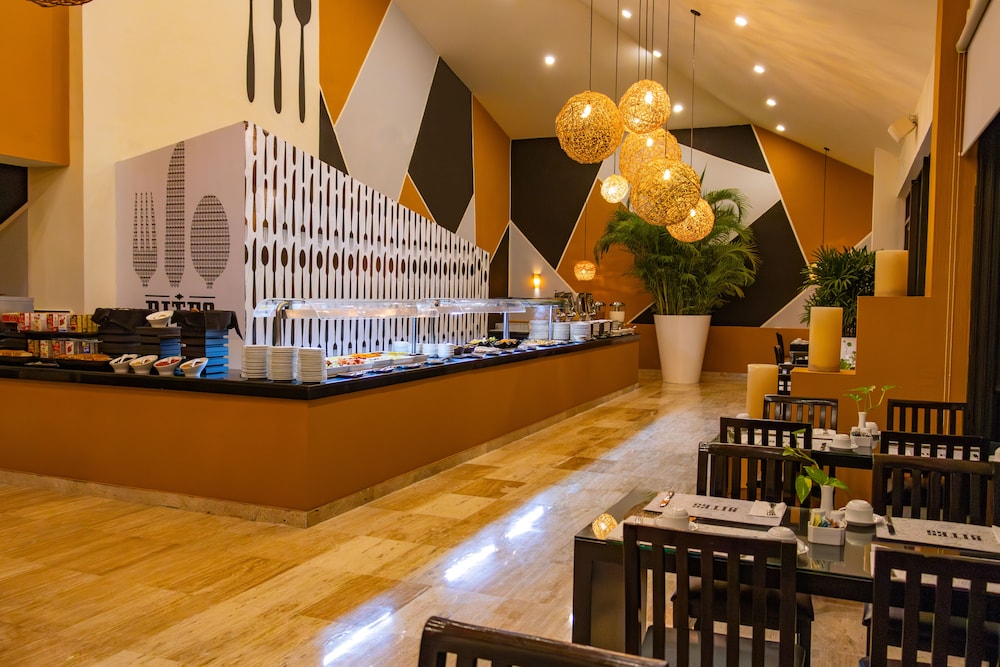 Oh! Cancun - The Urban Oasis & Beach Club — Restaurant & bars in Cancun, Quintana Roo