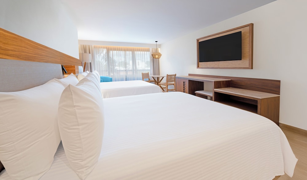 Oh! Cancun - The Urban Oasis & Beach Club — Hotel rooms in Cancun, Quintana Roo