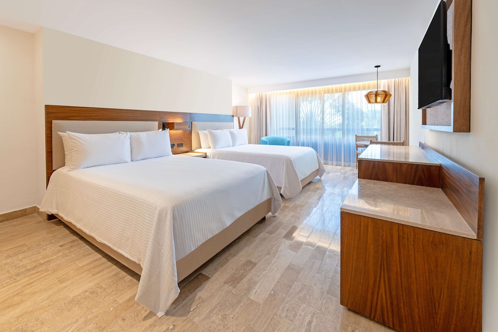 Oh! Cancun - The Urban Oasis & Beach Club — Hotel rooms in Cancun, Quintana Roo