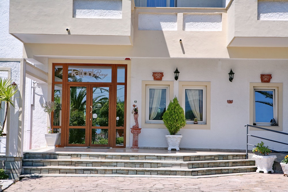 Kalloni Bay — Hotel building in Lesvos Island