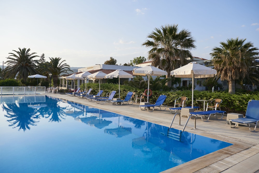 Kalloni Bay — Swimming pool in Lesvos Island