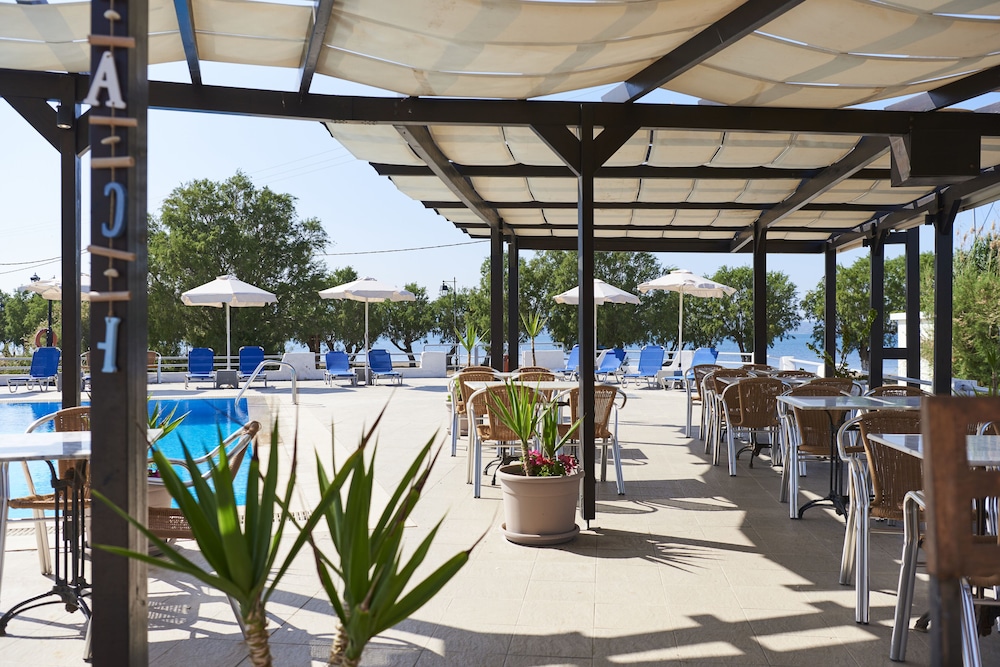 Kalloni Bay — Restaurant & bars in Lesvos Island